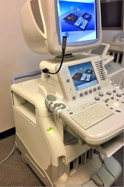 GE LOGIQ 7 Ultrasound CRT Monitor Software Version R7.5.1 DIAGNOSTIC ULTRASOUND MACHINES FOR SALE
