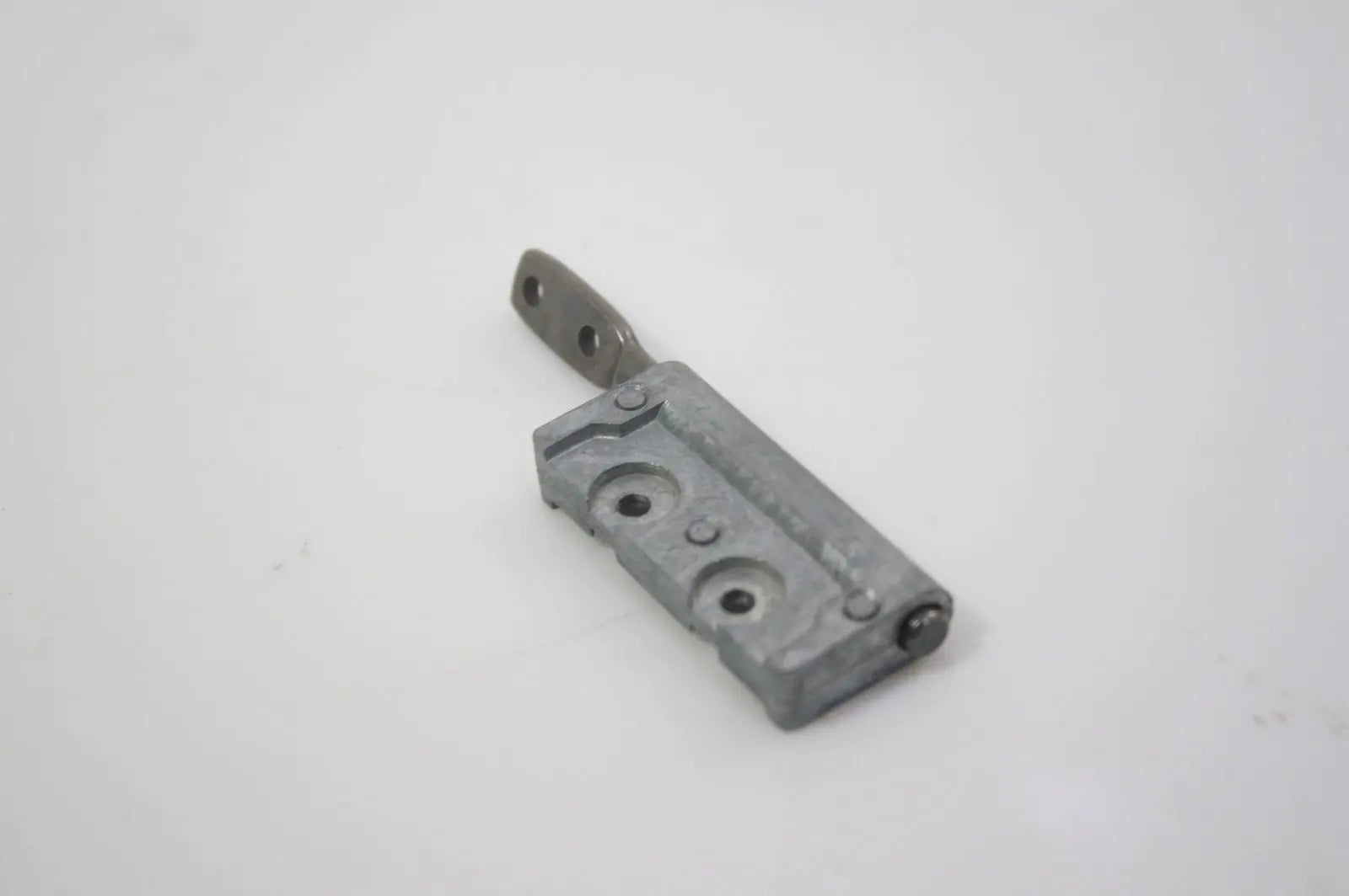 GE Healthcare Laptop Screen Hinge Vivid i q Portable ultrasound DIAGNOSTIC ULTRASOUND MACHINES FOR SALE