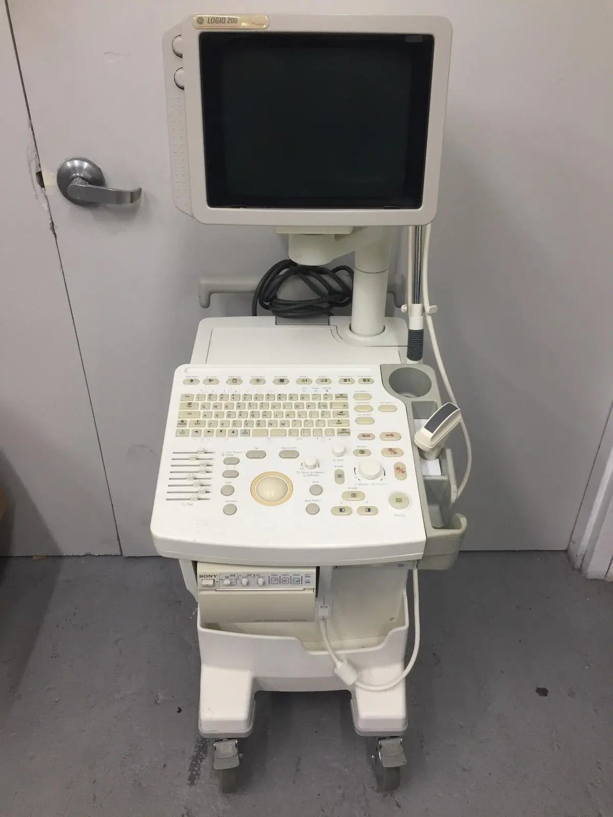 GE Logiq 200 Pro Ultrasound w/ 3Cb Probe, Version 3.16B DIAGNOSTIC ULTRASOUND MACHINES FOR SALE