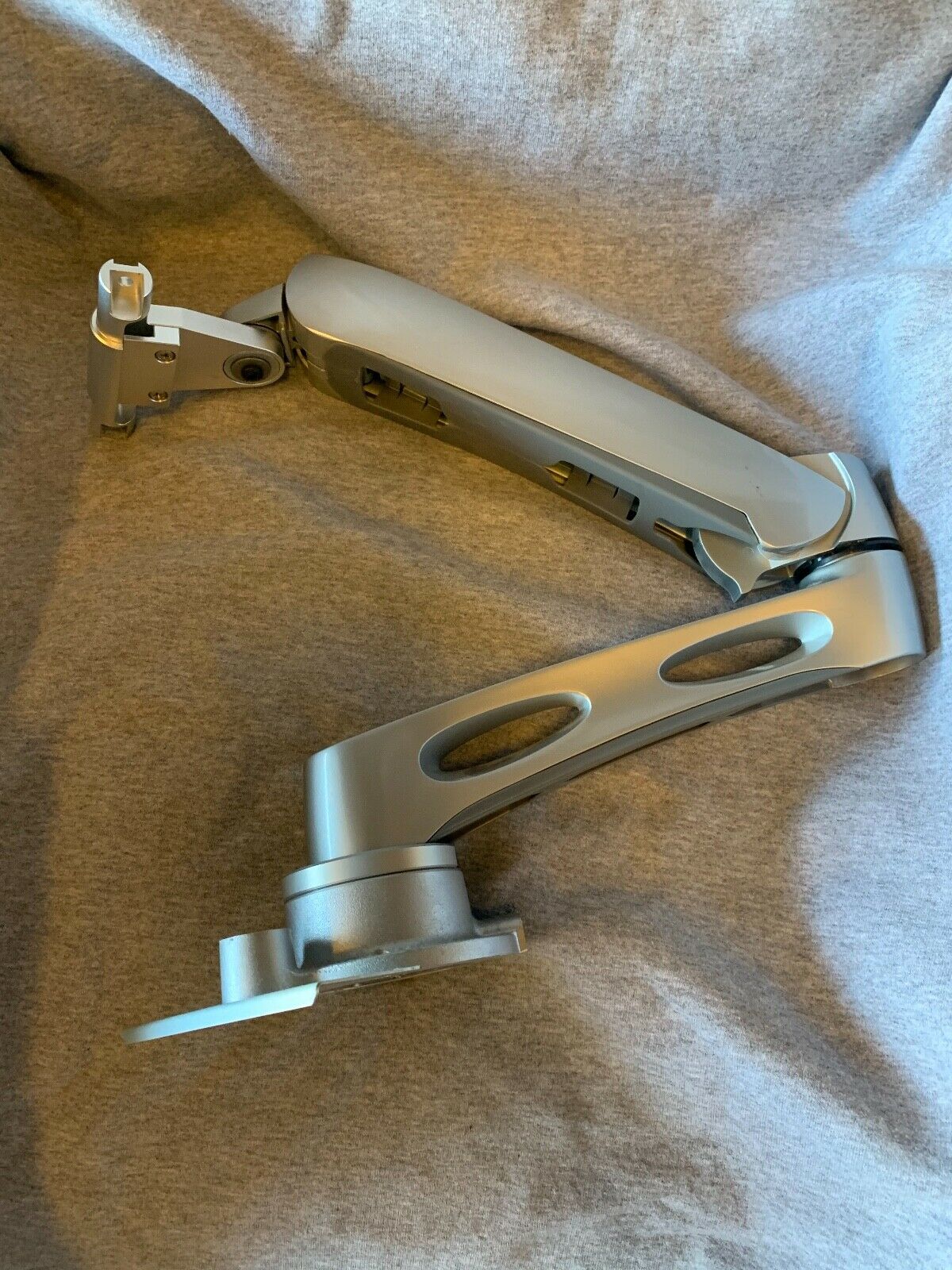 GE Logiq P5 BT11 Articulating Arm Kit USED DIAGNOSTIC ULTRASOUND MACHINES FOR SALE