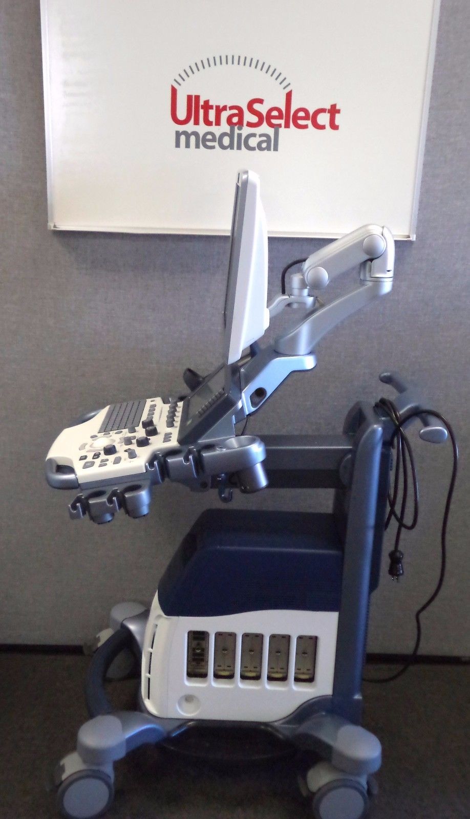 GE Logiq S-8 Color (r2 Revision) with CARDIAC CW DOPPLER Ultrasound System DIAGNOSTIC ULTRASOUND MACHINES FOR SALE