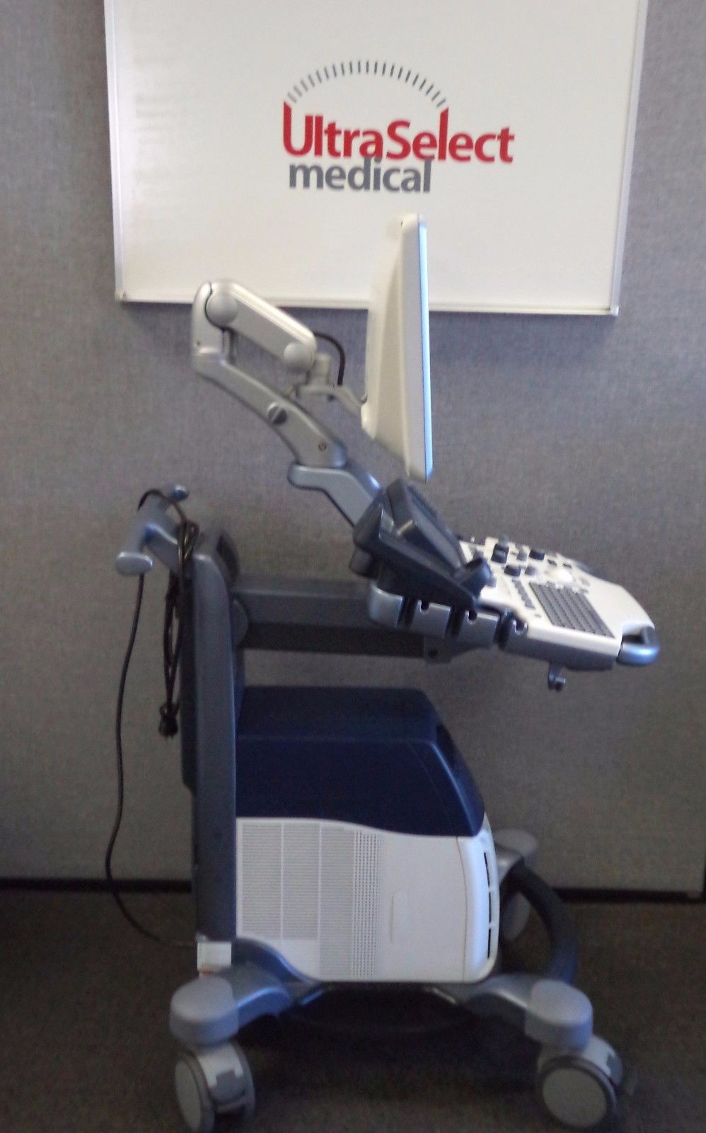 GE Logiq S-8 Color (r2 Revision) with CARDIAC CW DOPPLER Ultrasound System DIAGNOSTIC ULTRASOUND MACHINES FOR SALE