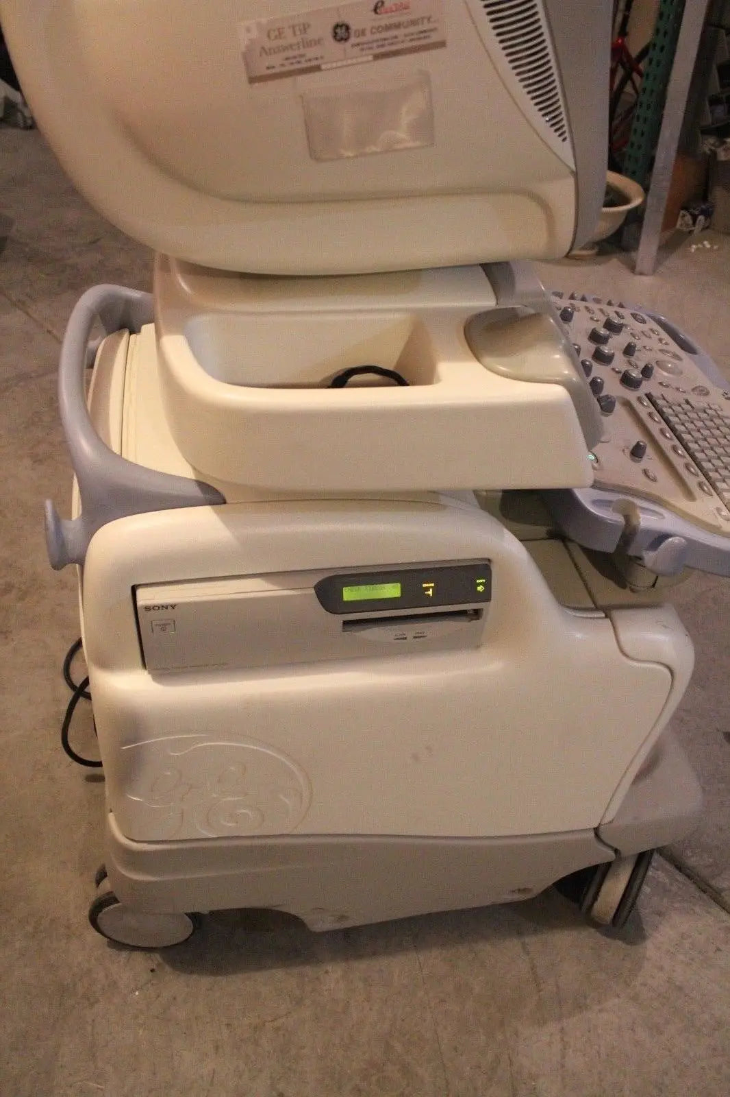 GE LOGIQ 9 DIAGNOSTIC ULTRASOUND MACHINE For parts not working DIAGNOSTIC ULTRASOUND MACHINES FOR SALE