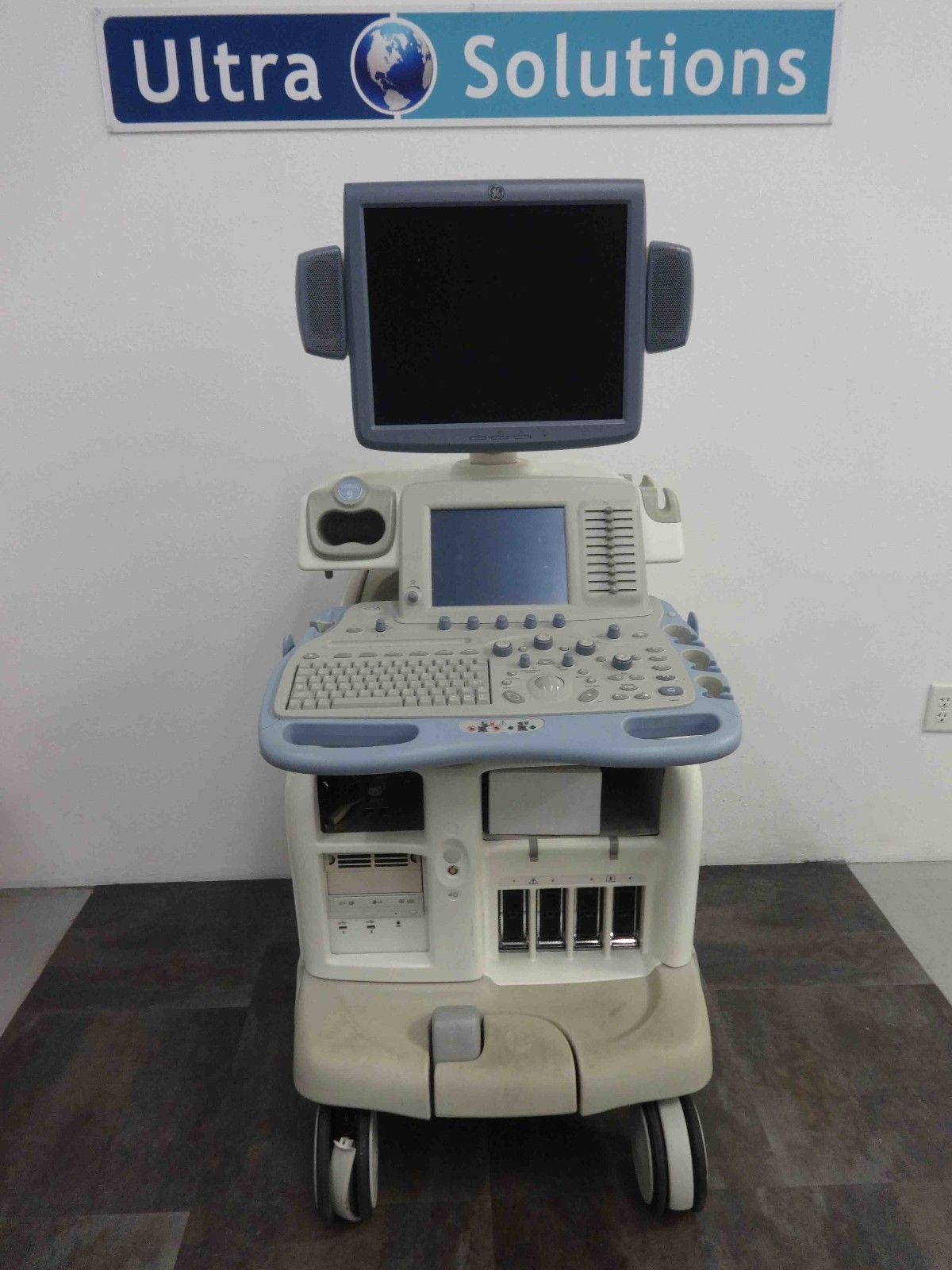 GE Logiq 9 LCD Ultrasound System DIAGNOSTIC ULTRASOUND MACHINES FOR SALE