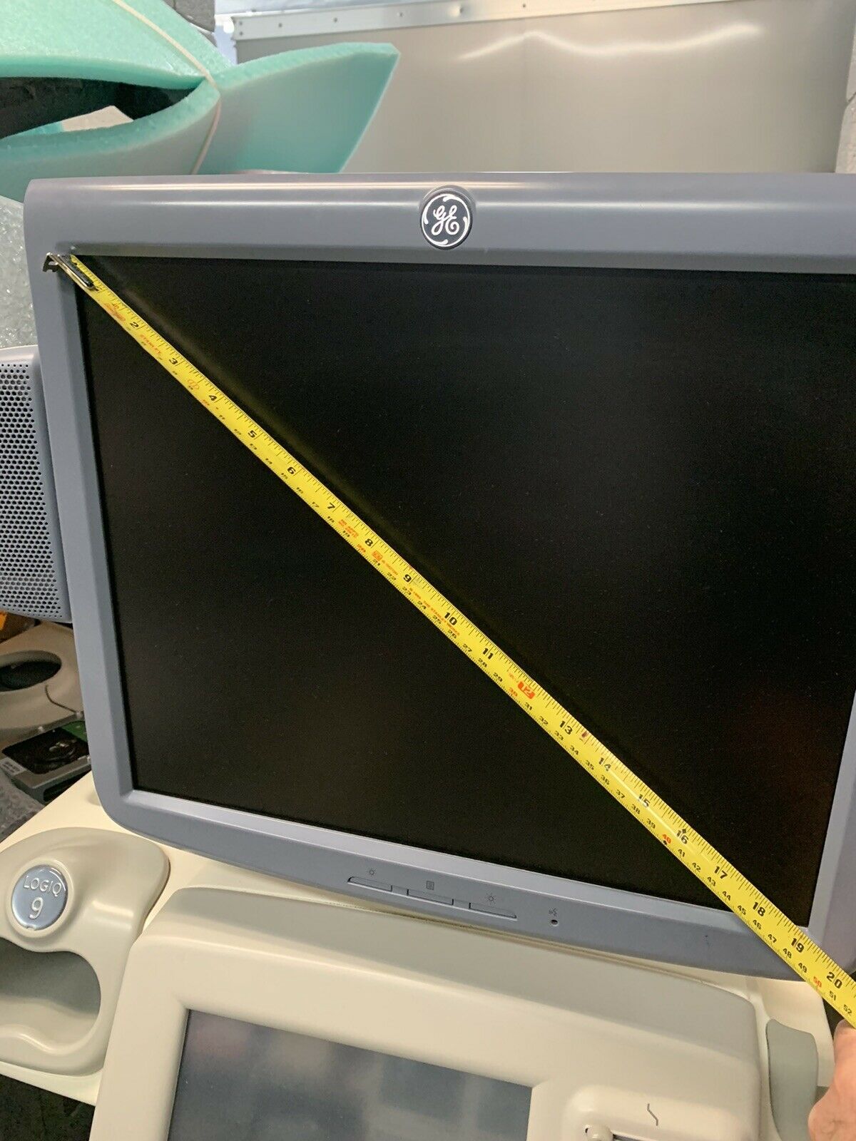 LCD MONITOR GA700 FOR GE LOGIQ 9 ULTRASOUND SYSTEM P/N: 0FTD1060 DIAGNOSTIC ULTRASOUND MACHINES FOR SALE