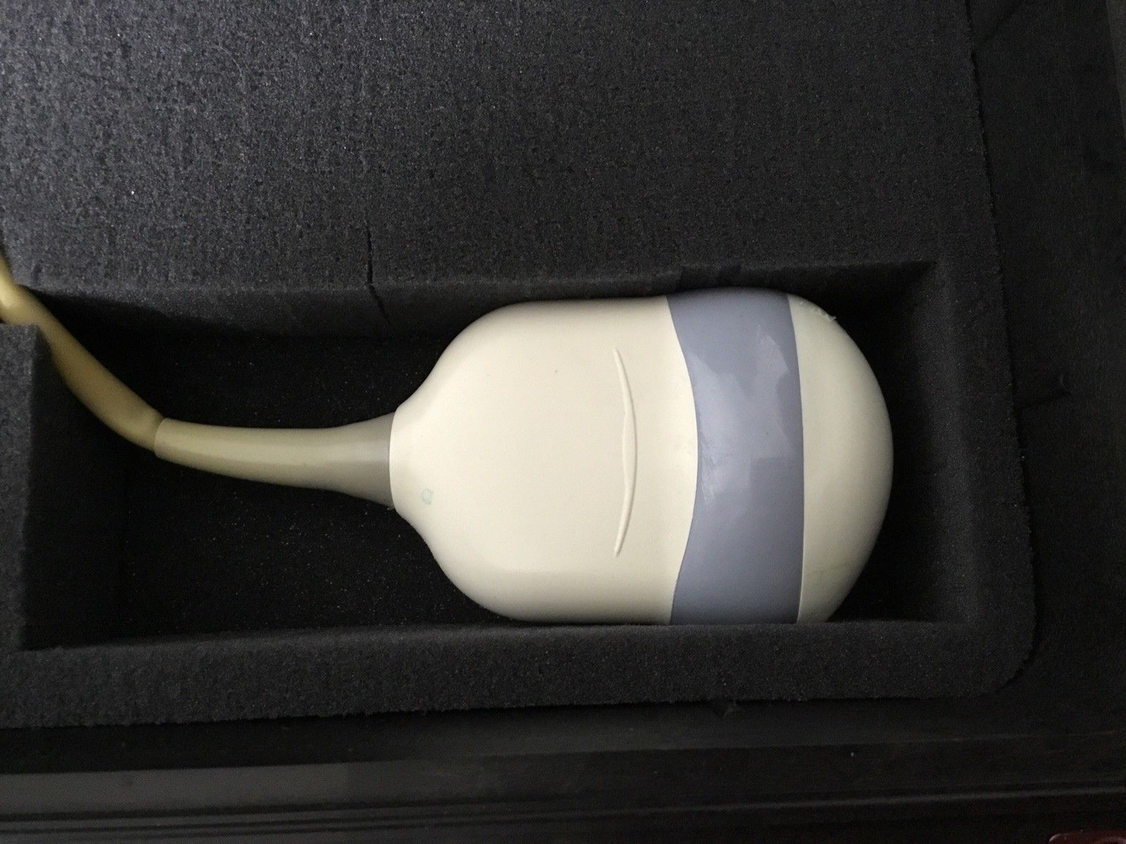 GE Voluson i Portable Ultrasound System and 4D Transducer probe, Protective case DIAGNOSTIC ULTRASOUND MACHINES FOR SALE