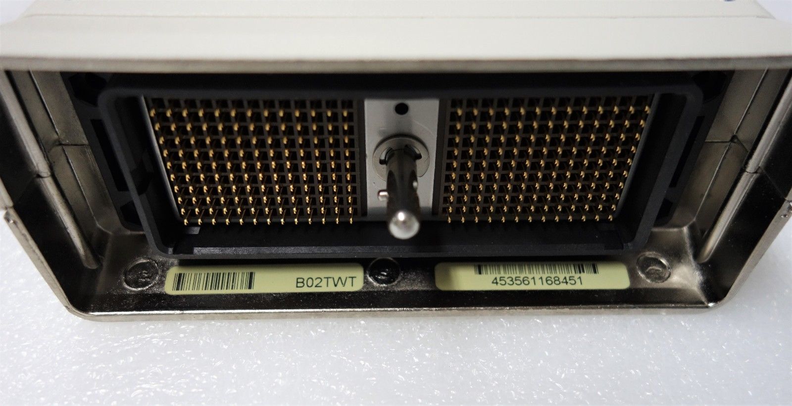 probe closeup connector black