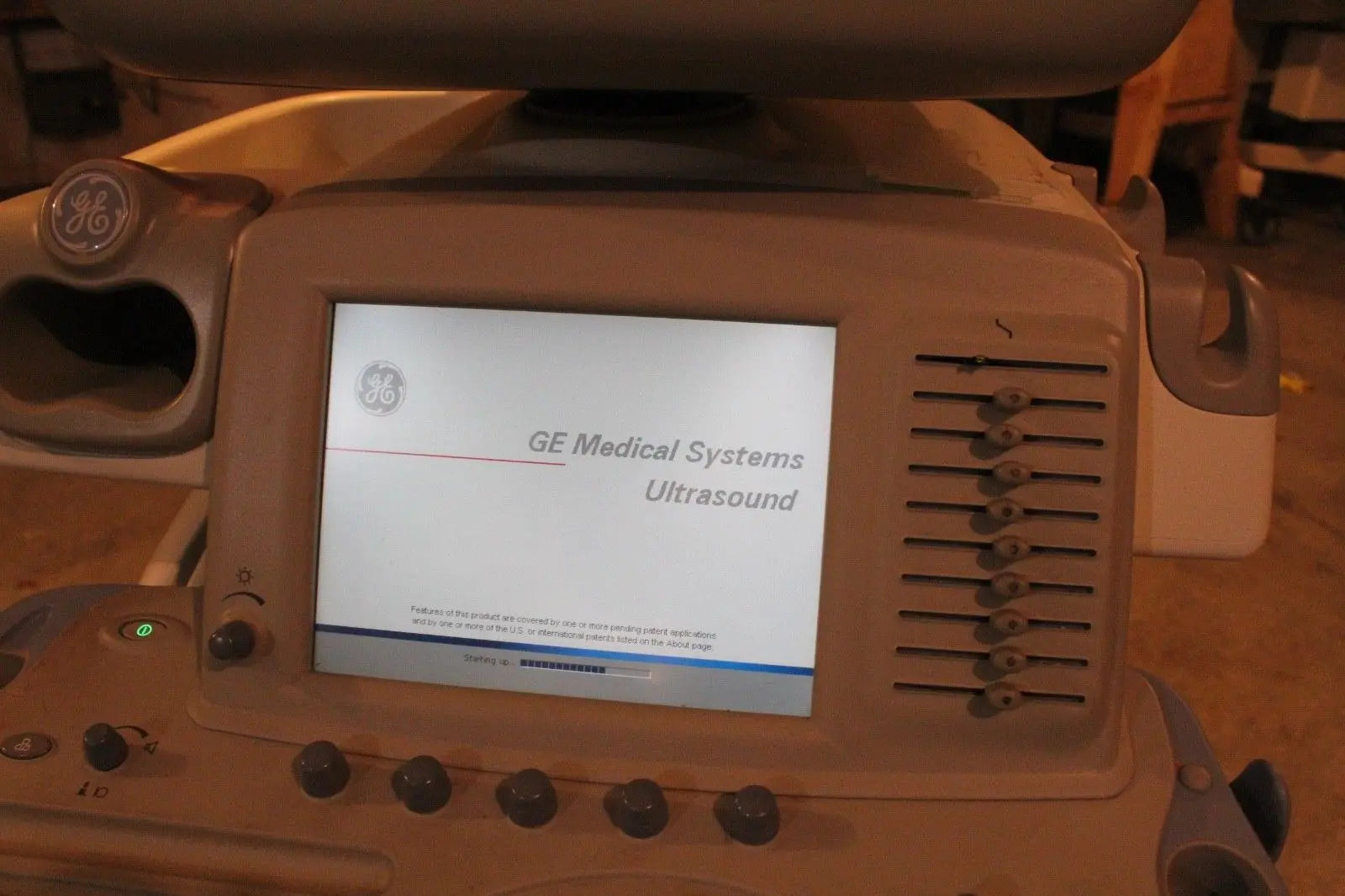 GE LOGIQ 9 DIAGNOSTIC ULTRASOUND MACHINE For parts not working DIAGNOSTIC ULTRASOUND MACHINES FOR SALE