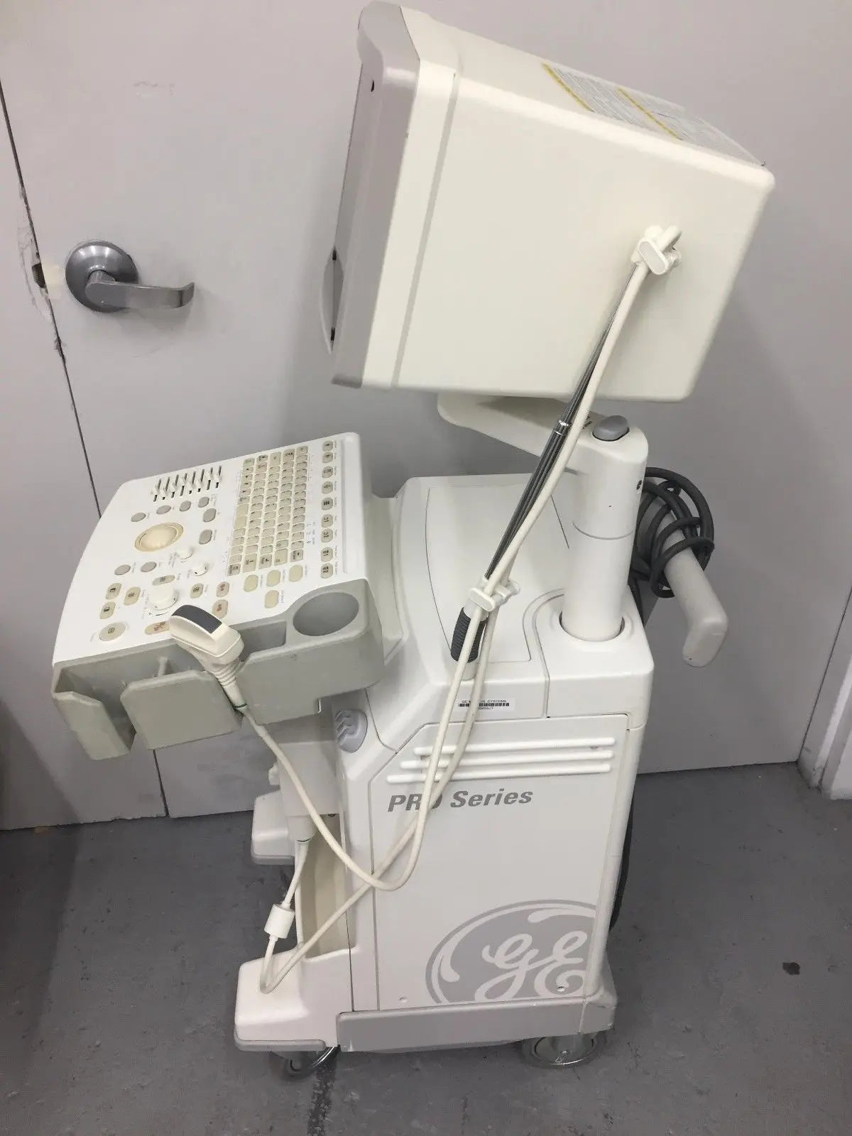 GE Logiq 200 Pro Ultrasound w/ 3Cb Probe, Version 3.16B DIAGNOSTIC ULTRASOUND MACHINES FOR SALE