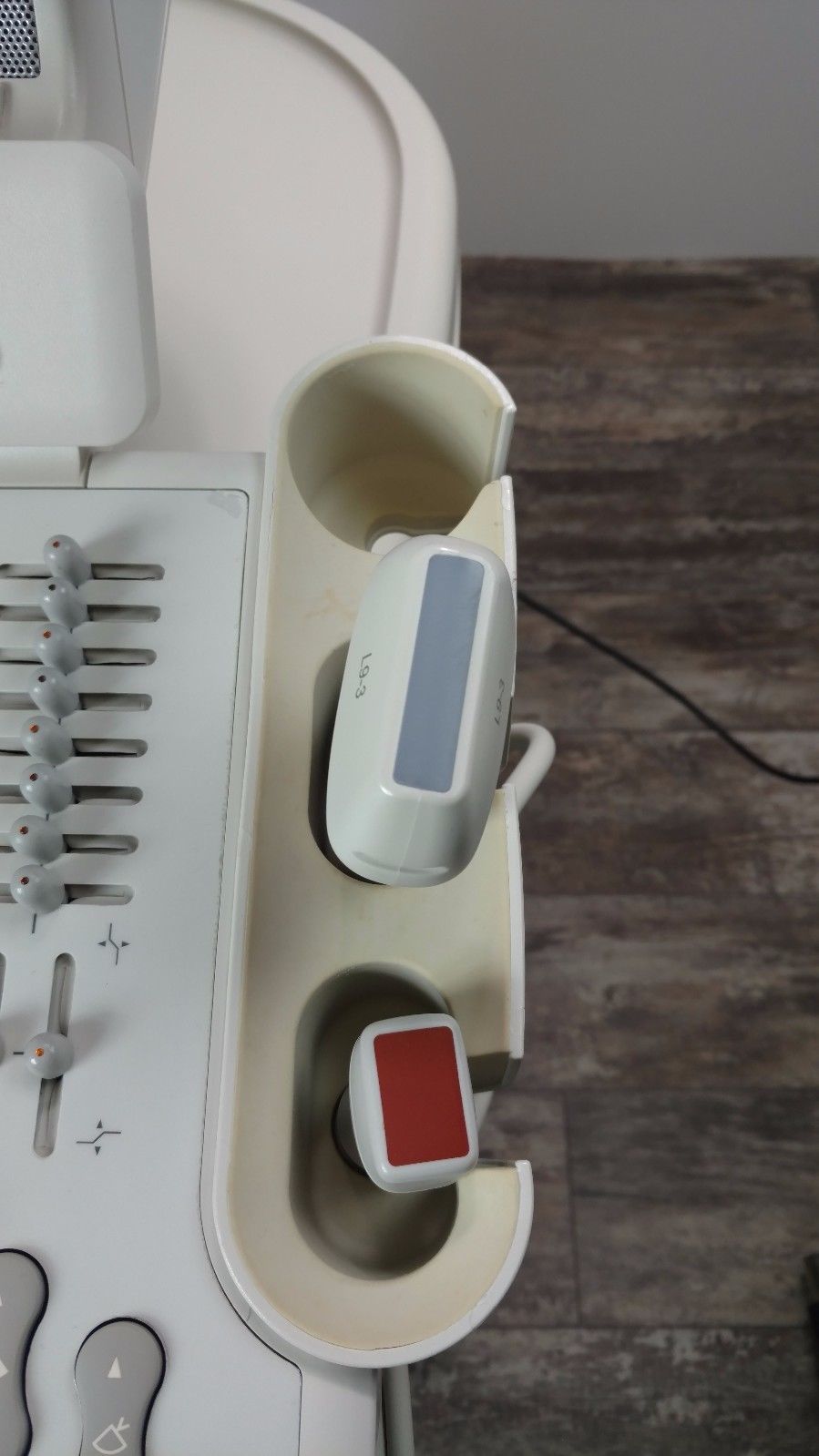 PHILIPS HD11 XE ULTRASOUND SYSTEM WITH L9-3 & PA4-2 TRANSDUCERS DIAGNOSTIC ULTRASOUND MACHINES FOR SALE