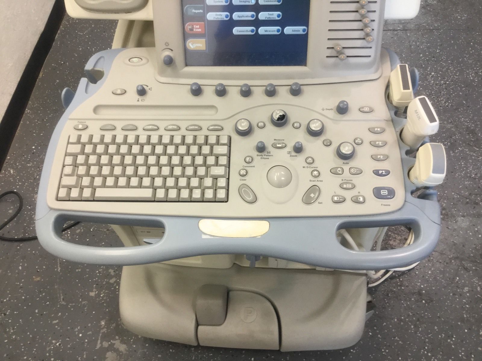 GE Logiq 9 Ultrasound 2003 BT03 + 8L + M12L + 3.5C DIAGNOSTIC ULTRASOUND MACHINES FOR SALE