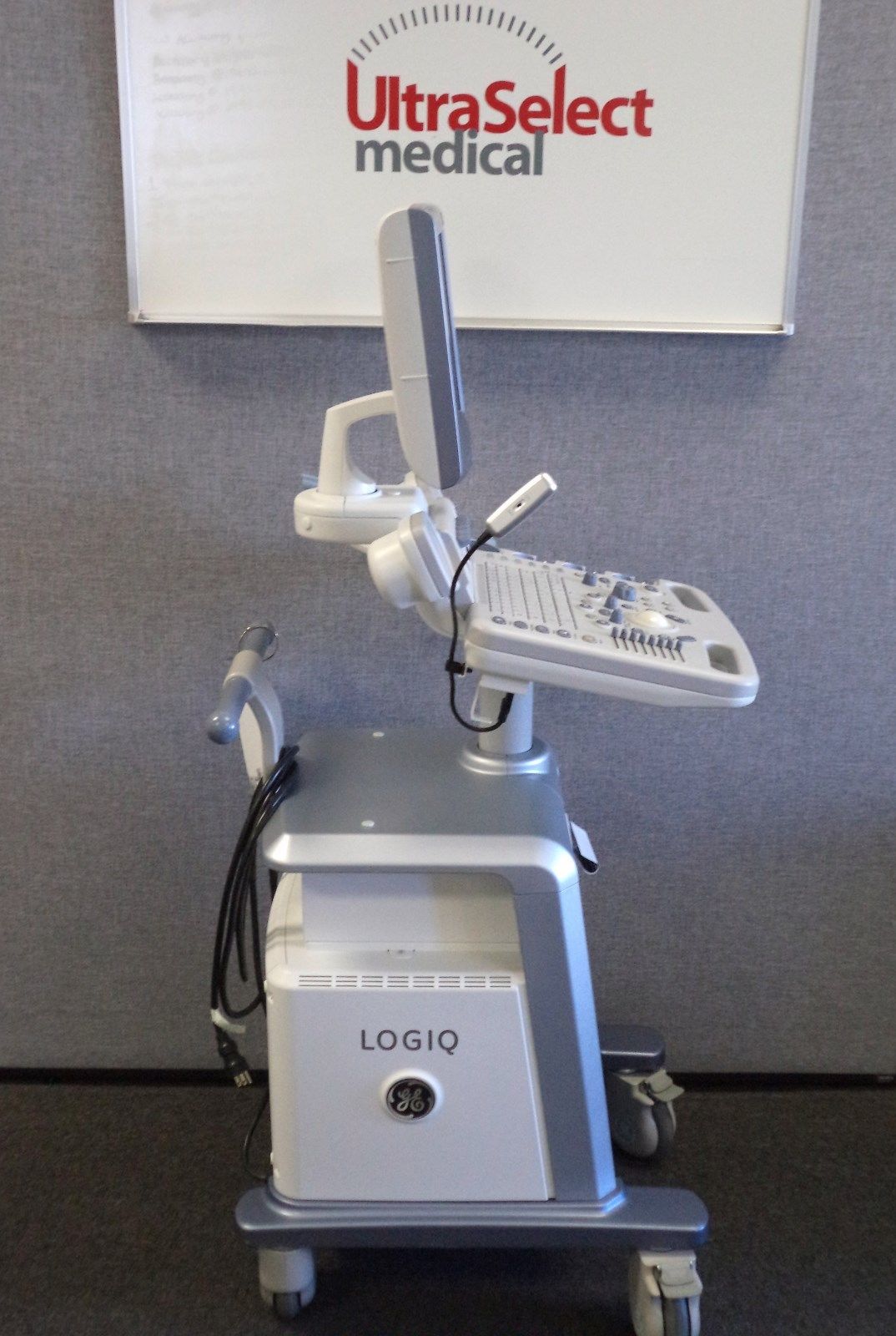 GE Logiq P5 System with 3D/4D Imaging and 2 Probes DIAGNOSTIC ULTRASOUND MACHINES FOR SALE