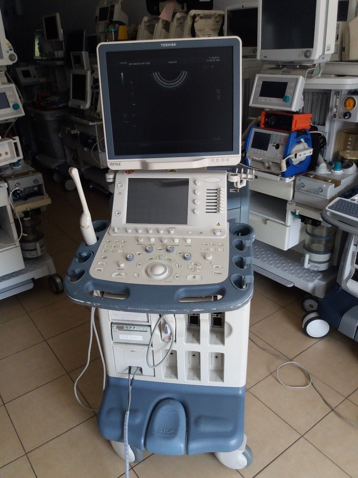 Ultrasound system Toshiba Aplio XG SSA-790A DOM 2008 230V AC power DIAGNOSTIC ULTRASOUND MACHINES FOR SALE