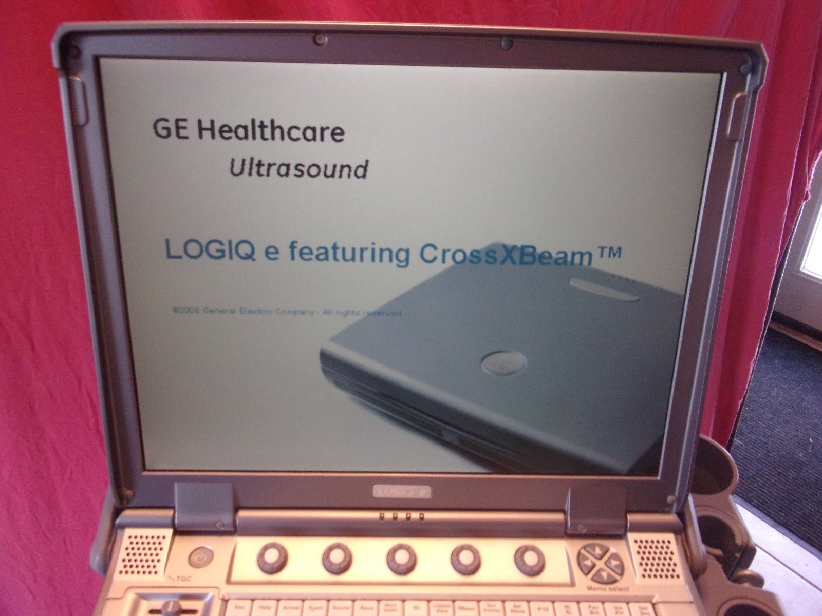 GE LOGIQ E ULTRASOUND With 12L-RS Probe And DOCKING CART