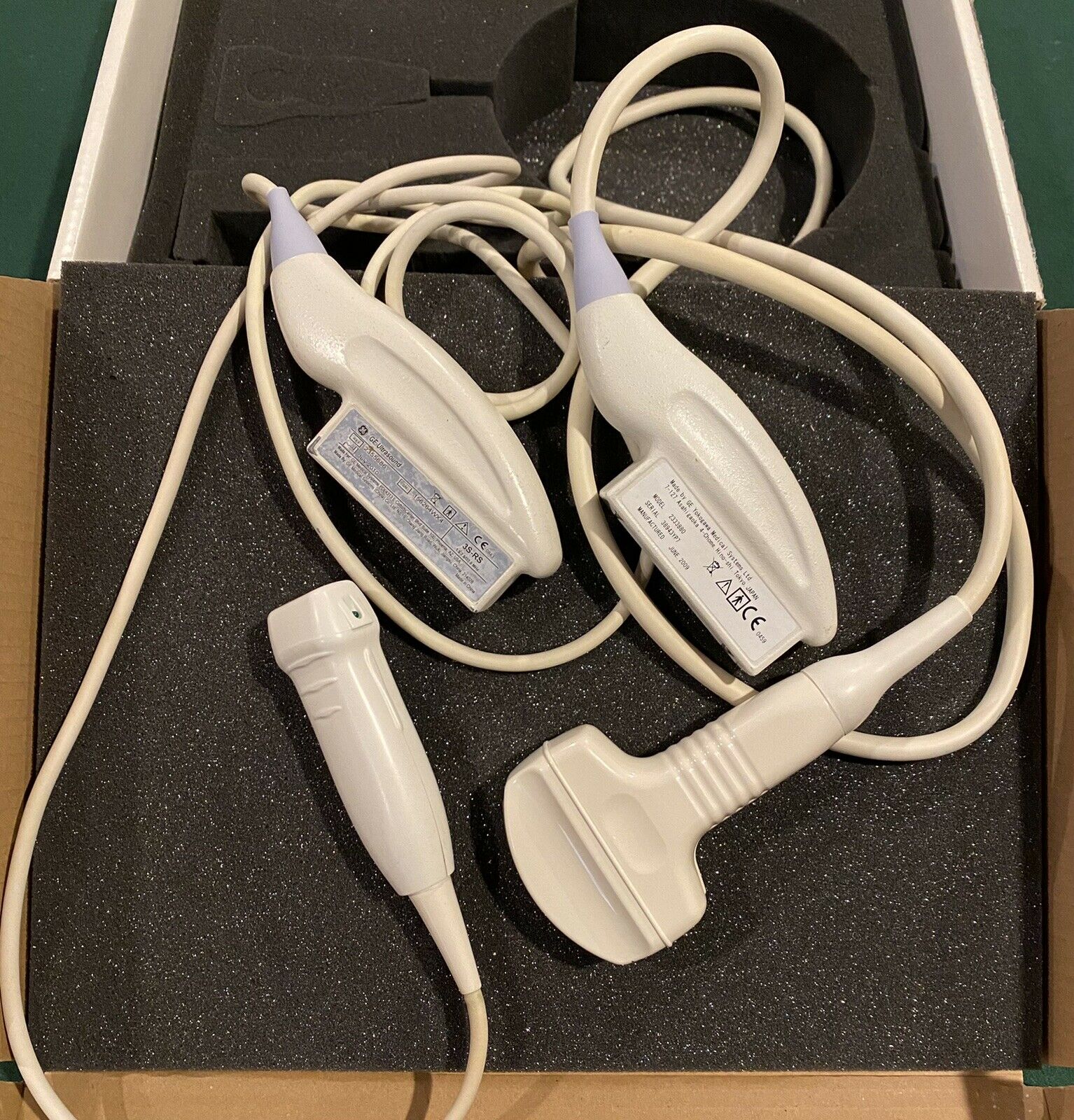 GE Vivid-i Ultrasound Machine (including carrying cases and two probes) DIAGNOSTIC ULTRASOUND MACHINES FOR SALE