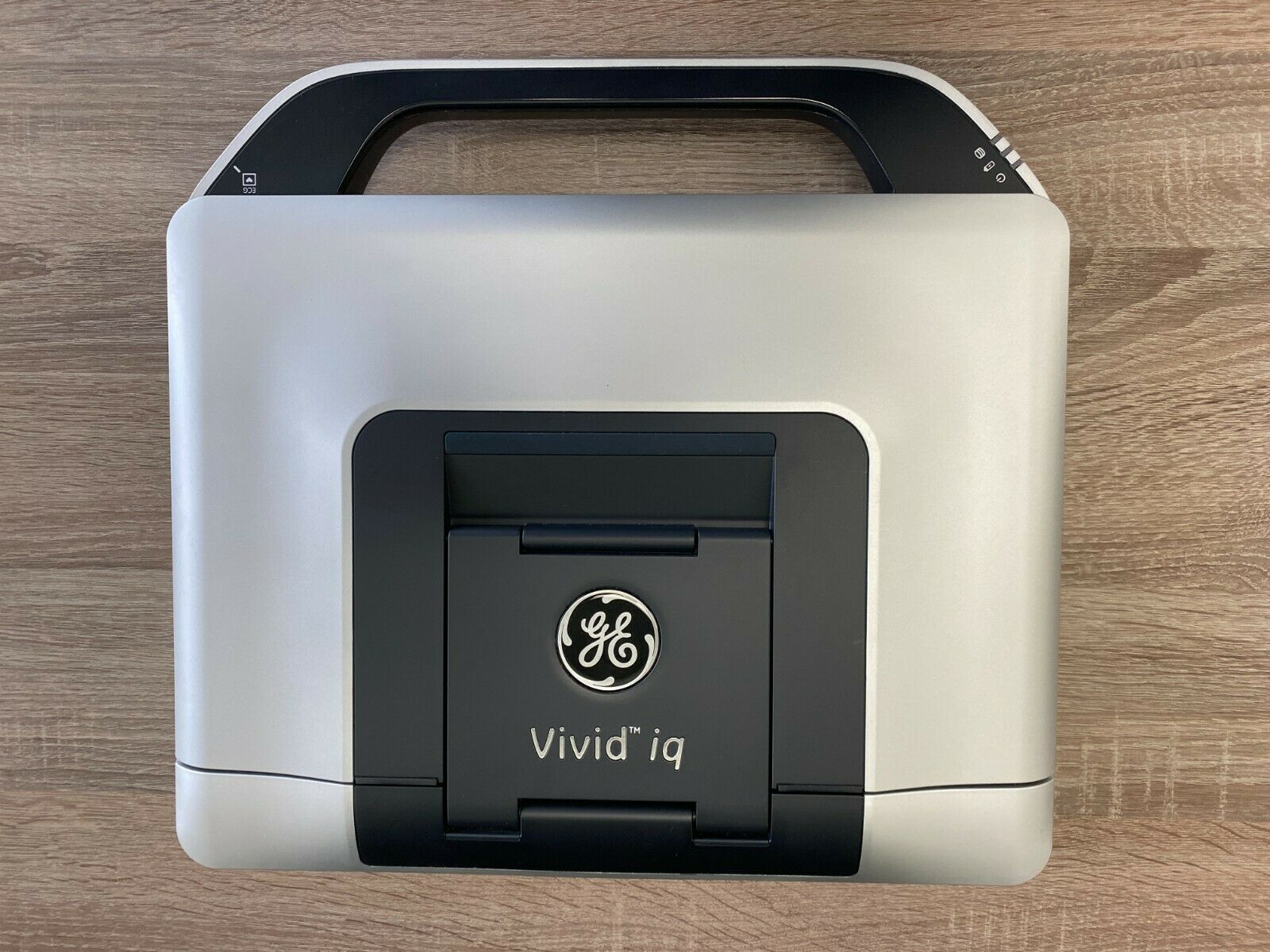 GE Vivid iQ Premium Portable Ultrasound System w/ M5Sc-Rs & 9L-Rs Probes DIAGNOSTIC ULTRASOUND MACHINES FOR SALE