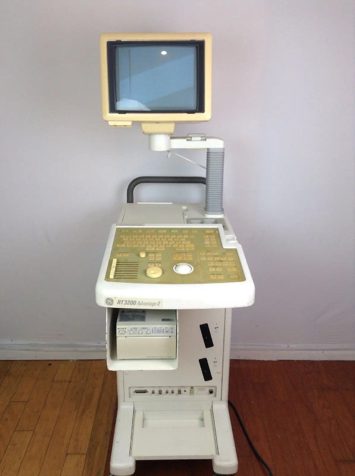 GE RT3200-ADVANTAGE-II DIAGNOSTIC ULTRASOUND SYSTEM 14825 with Sony Printer DIAGNOSTIC ULTRASOUND MACHINES FOR SALE