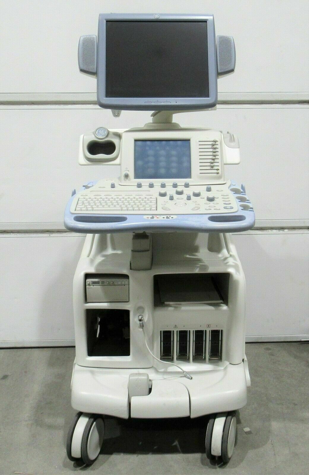 GE Model Logiq 9 2404587 Ultrasound Machine Power Issues For Parts or Repair DIAGNOSTIC ULTRASOUND MACHINES FOR SALE