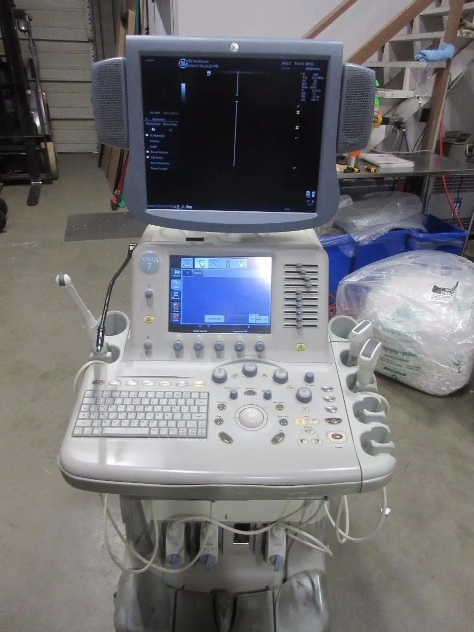 GE Logiq 7  ultrasound LCD with M12L  linear, M7C convex and E8C endovag. DIAGNOSTIC ULTRASOUND MACHINES FOR SALE