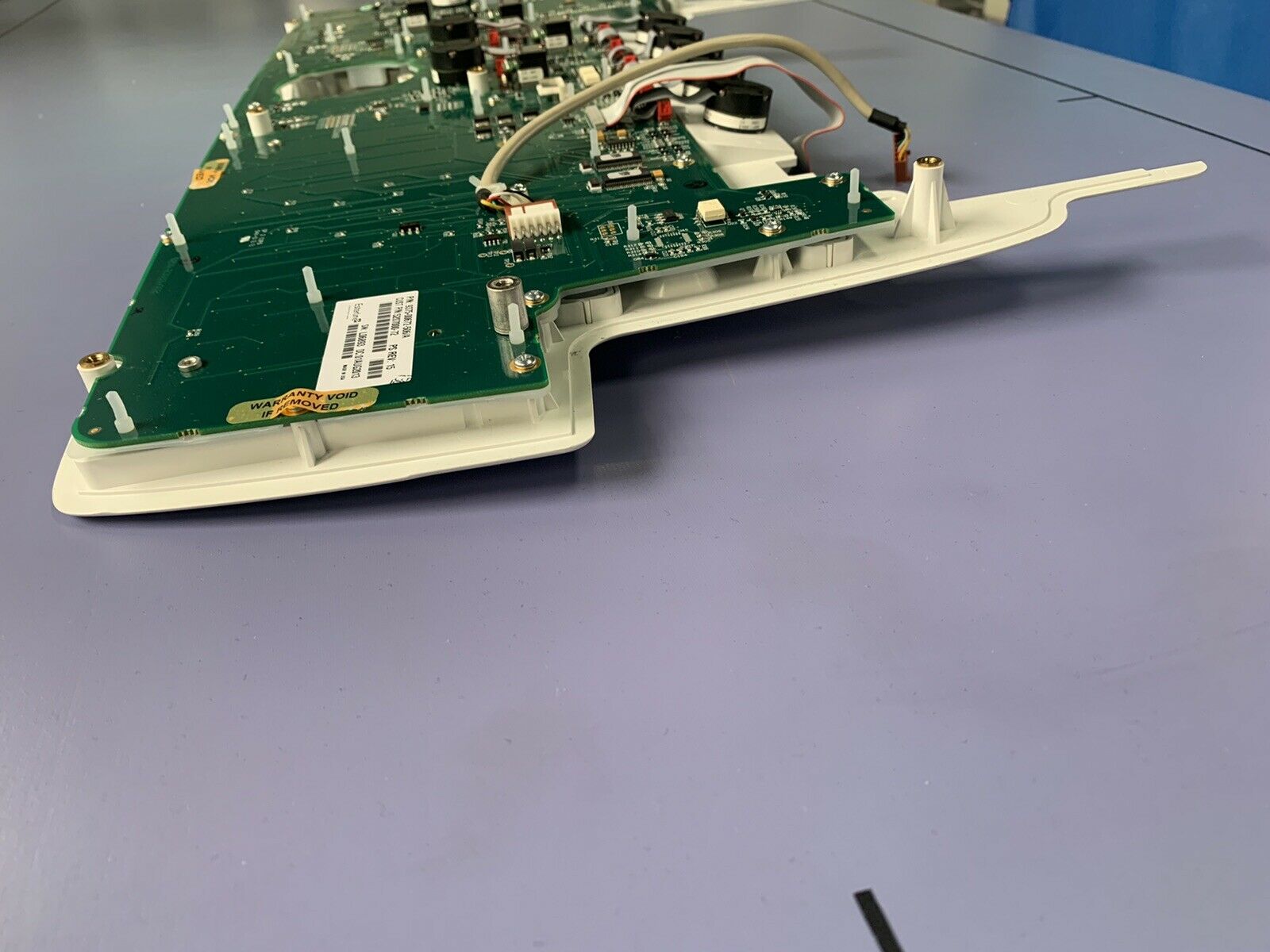 GE LOGIQ E9 ULTRASOUND LOWER OPERATOR USER INTERFACE PANEL P/N: 5207000-72 DIAGNOSTIC ULTRASOUND MACHINES FOR SALE