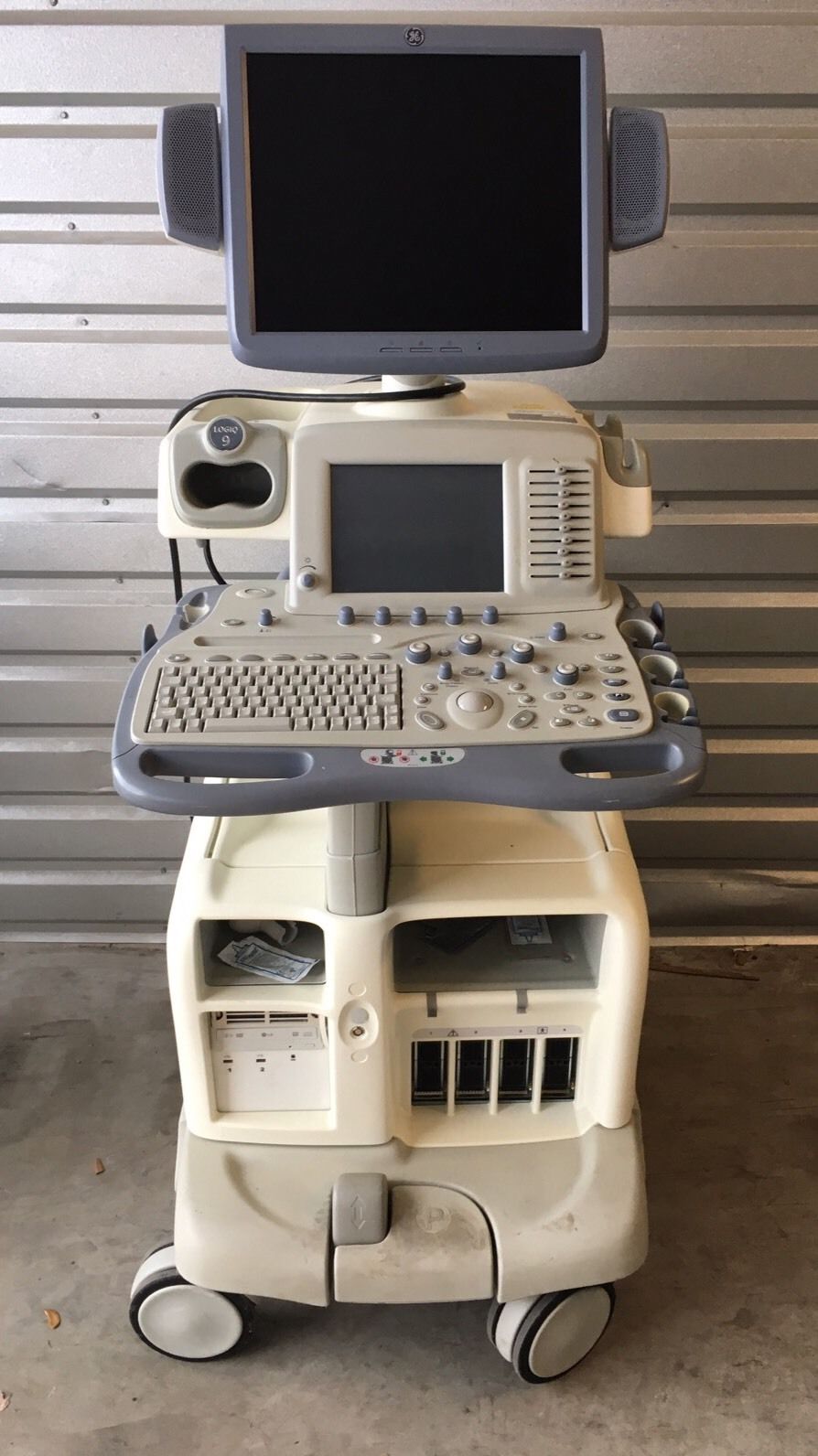 GE Logiq 9 3D/4D With 9L, 4D10L And M12L Probes DIAGNOSTIC ULTRASOUND MACHINES FOR SALE