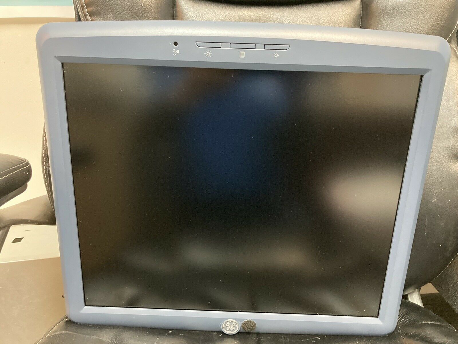 GE Logiq Ultrasound Series 19” LCD Monitor Model 5392293-22 DIAGNOSTIC ULTRASOUND MACHINES FOR SALE