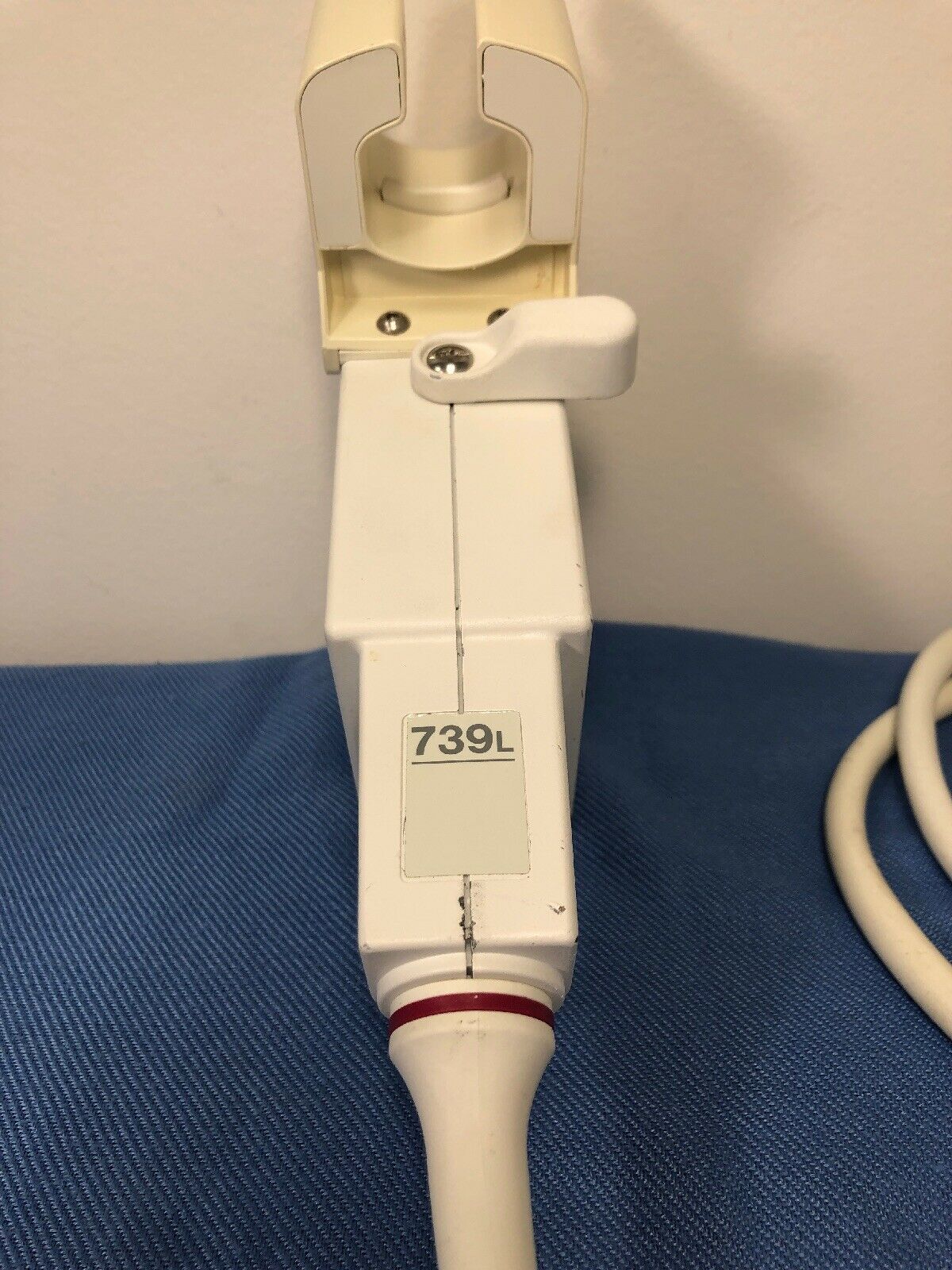 GE Ultrasound Probe Model 739L Good Cosmetic Condition Model 2197487 LOGIQ 400 DIAGNOSTIC ULTRASOUND MACHINES FOR SALE