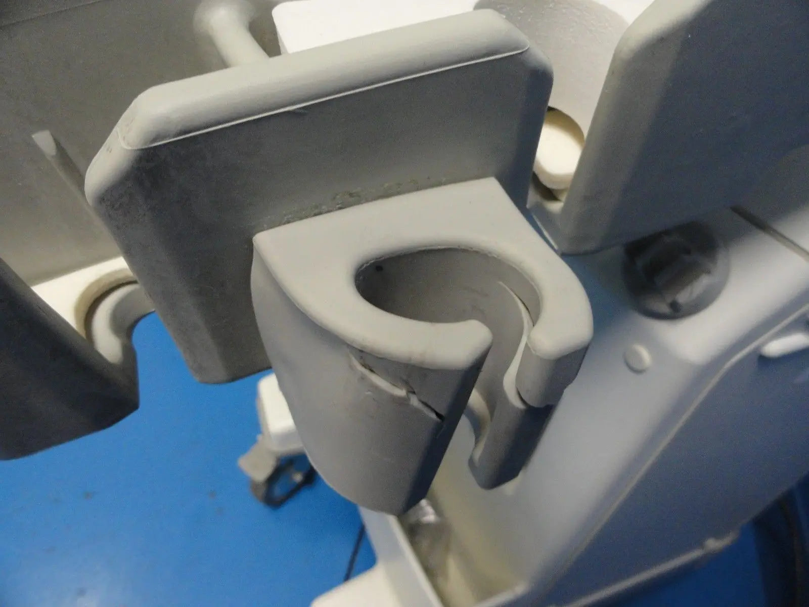 GE 2205675 Logiq Alpha 200 Diagnostic Ultrasound System W/O Transducers (11901) DIAGNOSTIC ULTRASOUND MACHINES FOR SALE